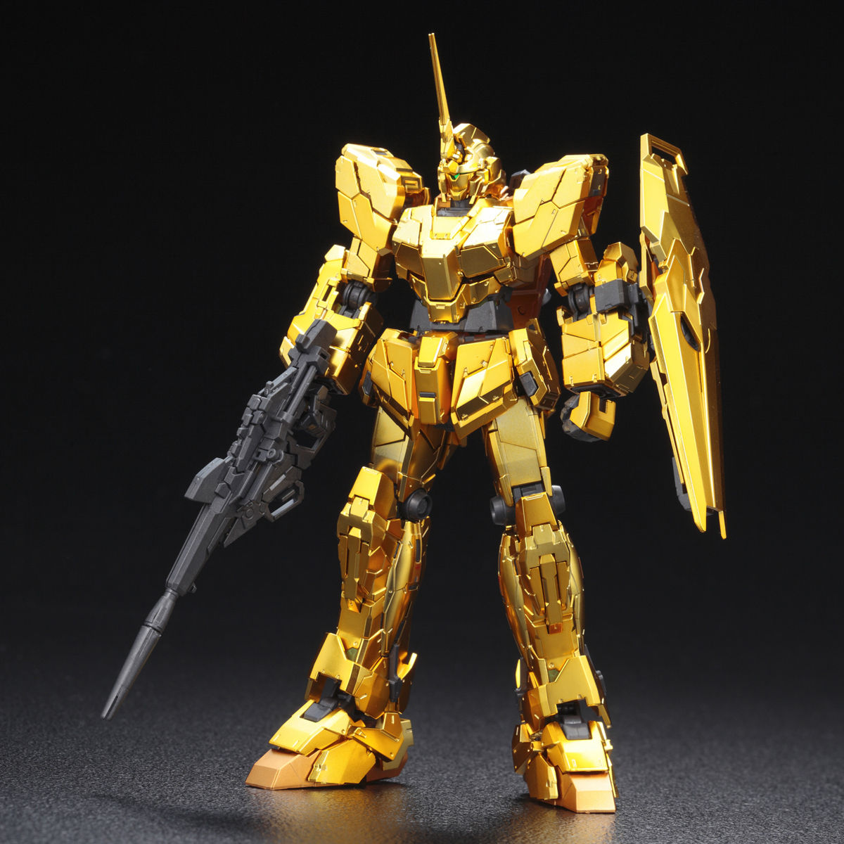 【𝐓𝐇𝐄 𝐆𝐔𝐍𝐃𝐀𝐌 𝐁𝐀𝐒𝐄】 RG UNICORN GUNDAM (GOLD COATING)