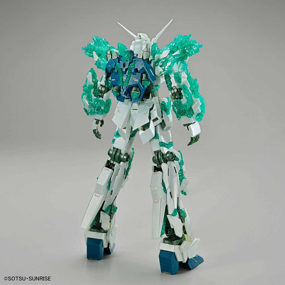 【𝐓𝐇𝐄 𝐆𝐔𝐍𝐃𝐀𝐌 𝐁𝐀𝐒𝐄】 MG UNICORN GUNDAM (LUMINOUS CRYSTAL BODY)