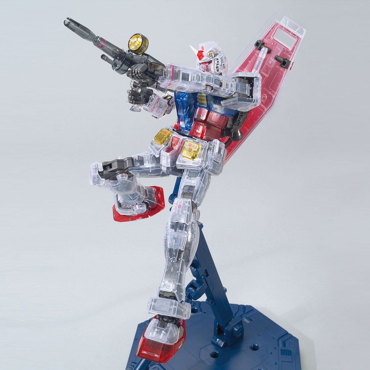 【𝐓𝐇𝐄 𝐆𝐔𝐍𝐃𝐀𝐌 𝐁𝐀𝐒𝐄】 MG RX-78-2 GUNDAM VER 3.0 (CLEAR C COLOR)