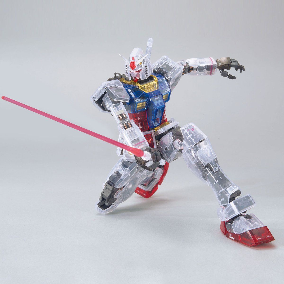 【𝐓𝐇𝐄 𝐆𝐔𝐍𝐃𝐀𝐌 𝐁𝐀𝐒𝐄】 MG RX-78-2 GUNDAM VER 3.0 (CLEAR C COLOR)