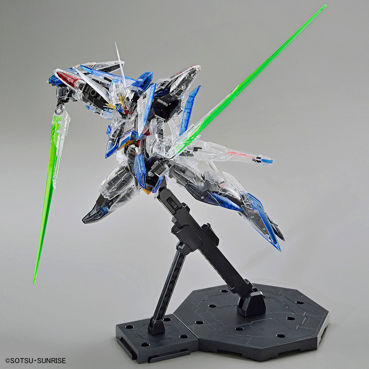 【𝐓𝐇𝐄 𝐆𝐔𝐍𝐃𝐀𝐌 𝐁𝐀𝐒𝐄】 MG ECLIPSE GUNDAM (CLEAR COLOR)