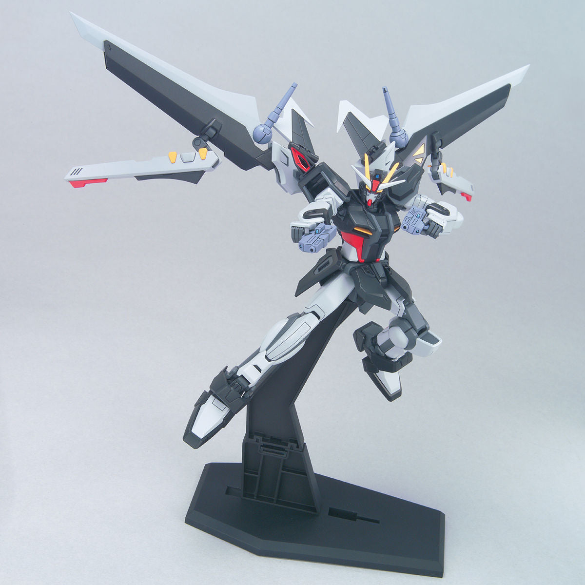 HG STRIKE NOIR GUNDAM